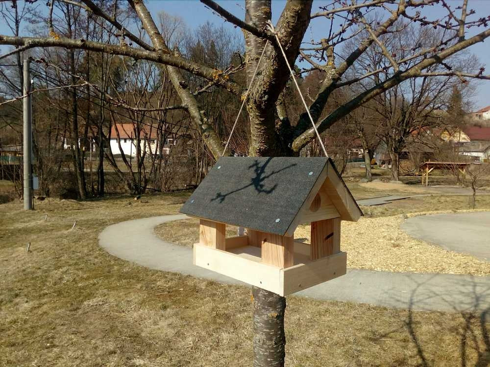 Stavebnice ptačího krmítka