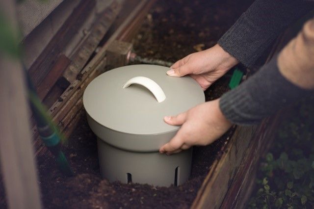 Vermikompostér do záhonu